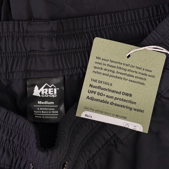 REI Trail Made Shorts Mens Medium Hiking Hike Outdoors Pockets UPF 50 Black NEW - Picture 3 of 11